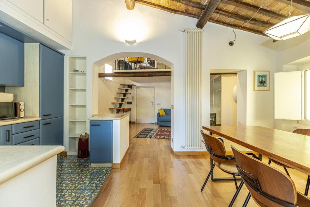 דירות Monti - Stunning Loft In The Heart Of Rome'S Monti מראה חיצוני תמונה