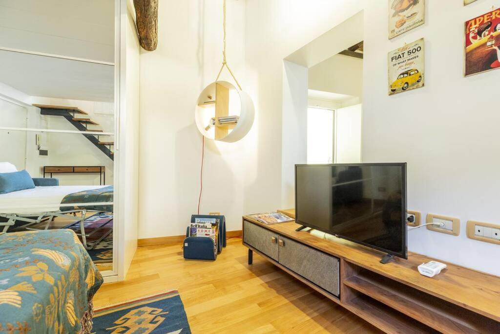 דירות Monti - Stunning Loft In The Heart Of Rome'S Monti מראה חיצוני תמונה